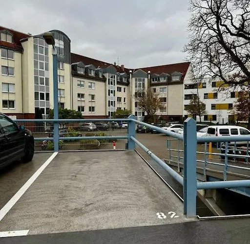 Larooms One * Halle (Saale)